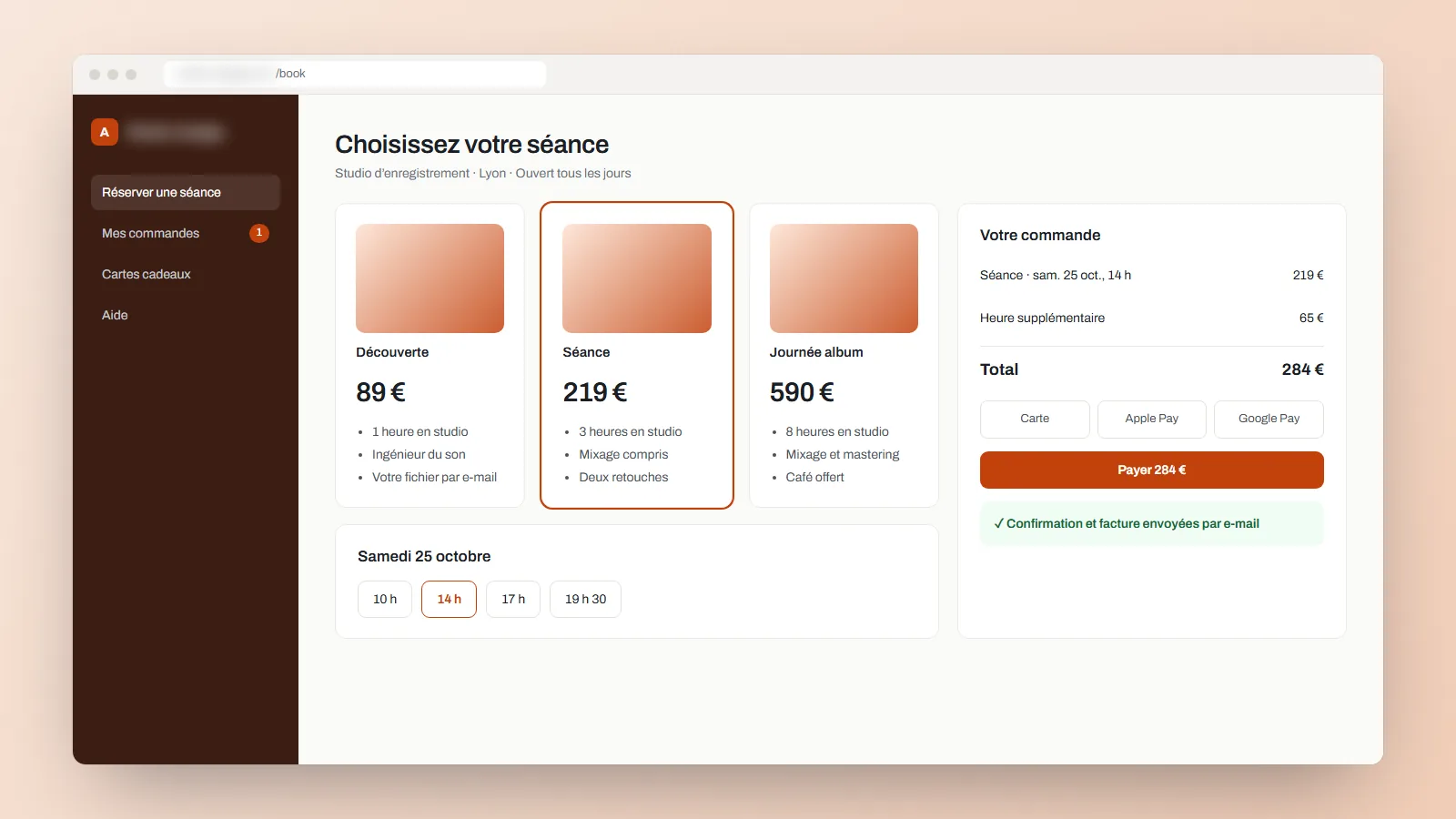 Illustration d’une vente en ligne : trois offres, un créneau et le paiement de la commande.